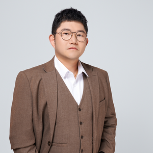 Dr. Mike Pooh Jun (Professor in Finance and Accounting at University of International Business and Economics)